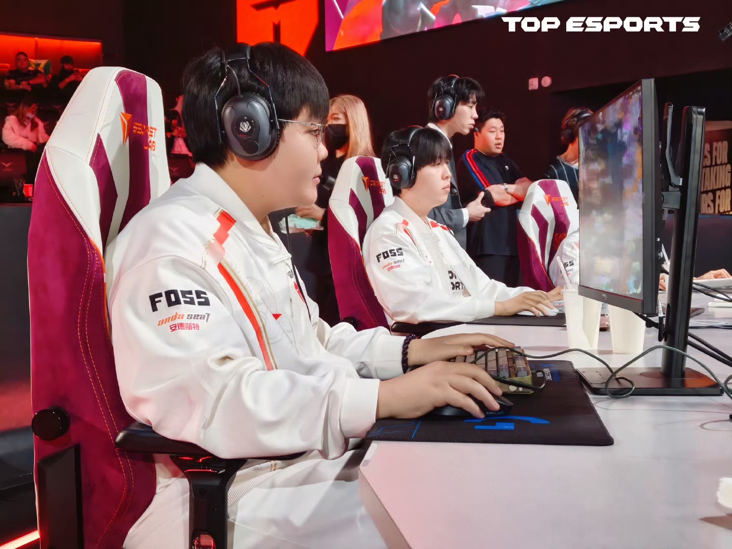 vip 注册地址-包含Rookie与50激战热火分钟，晋级下一阶段胜负难料！，德约科维奇焦点对战观众掌声雷动的词条